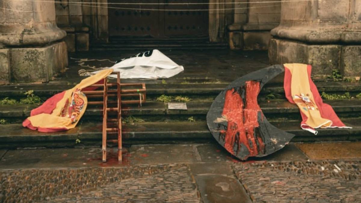 Ernaik frankismoaren eta Espainiako ikurren kontrako hainbat ekintza egin du Durangaldean