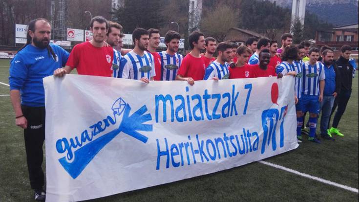 Galdeketaren alde agertu dira Kulturaleko eta Ezkurdiko futbolariak