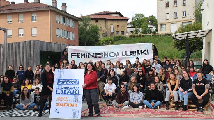 [ARGAZKI GALERIA] Euskal Herriko gazte feministek Baterajotzera deitu dute Zaldibarren