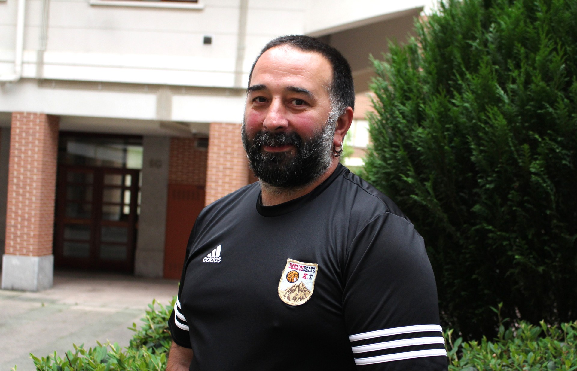 “Futbolean ikusitakoak ikusita, hasieratik argi nuen lehia barik giro ona zainduko zuen kluba sortu gura nuela”