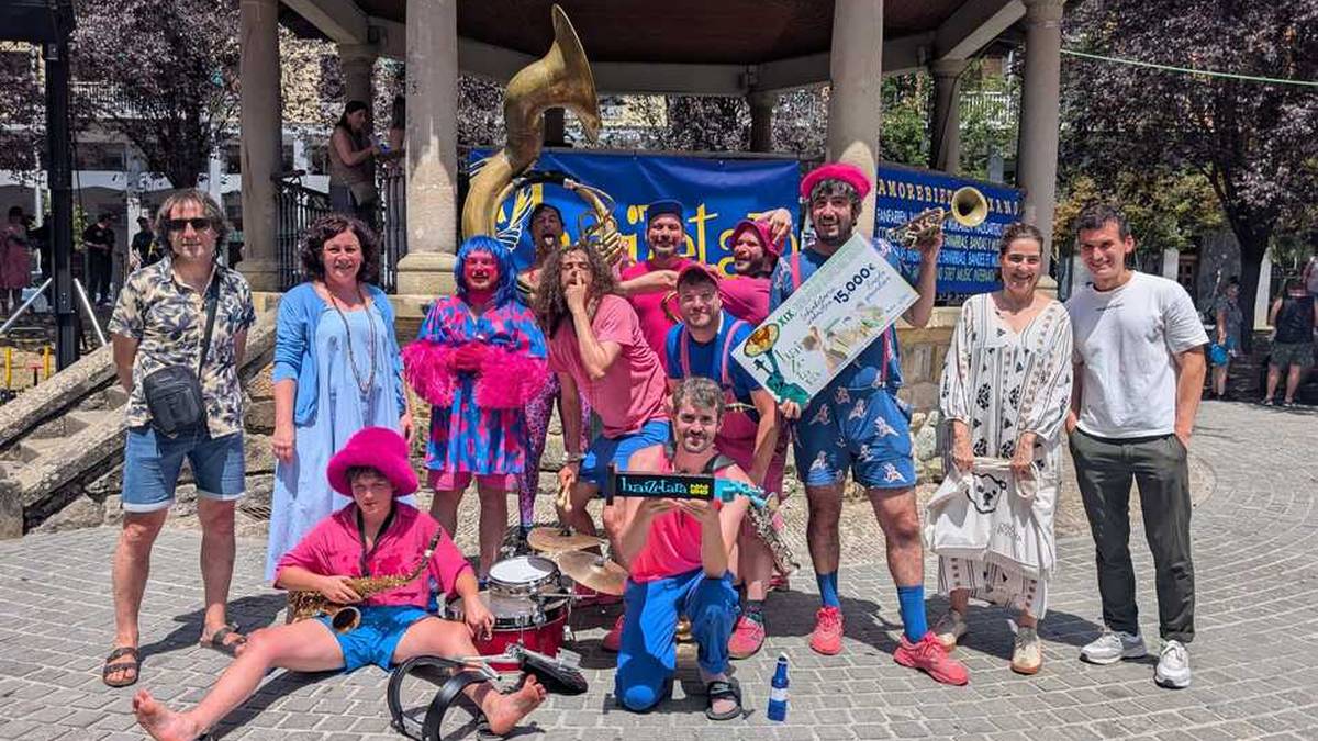 [ARGAZKI GALERIA] Pierres&Fils Frantziako taldea izan Zornotzako Haizetara Jaialdiko bandarik onena