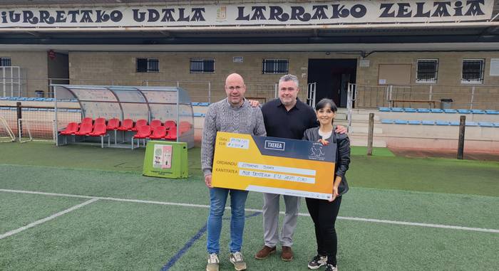Gertasporten Futbol Festan batutako 1.507 euroak Aspanovas elkarteari eman dizkiote