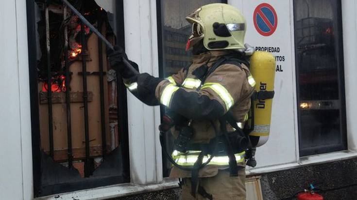 Koadro elektriko baten sortutako sua itzali dute suhilzaileek, Biarritz industrialdean