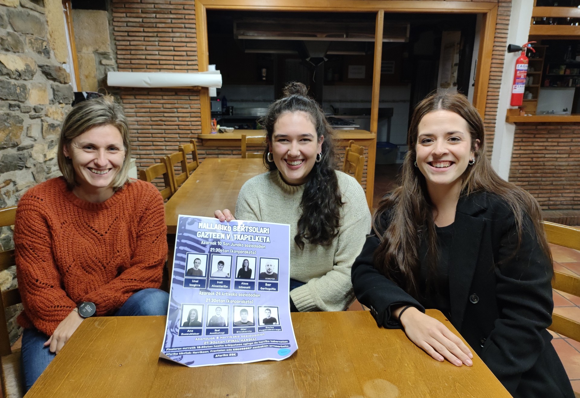 “Epaimahaikoak ikus-entzuleak direnez, bertsoak adiago entzuten dituztela diote”
