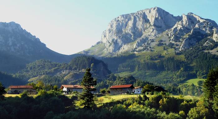 Ibilbide gidatua Mañariko ondarea ezagutzeko