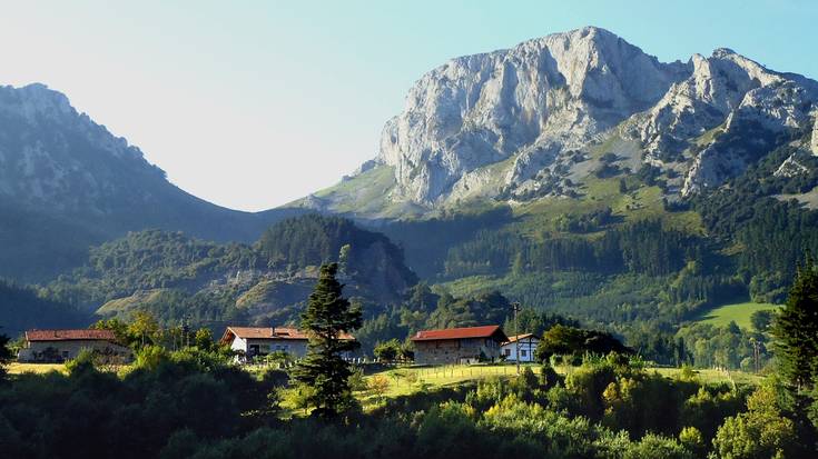 Ibilbide gidatua Mañariko ondarea ezagutzeko