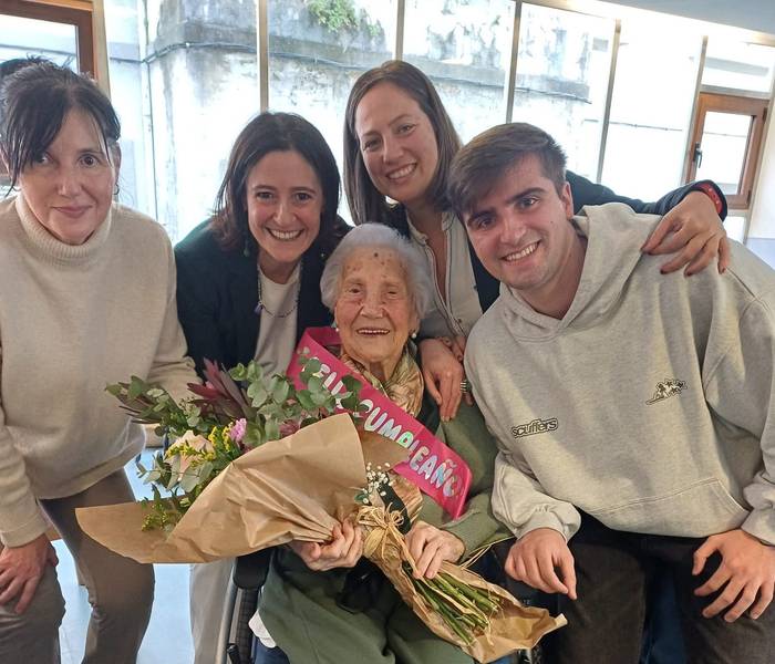 Remedios Ares García durangarrak 100 urte bete ditu