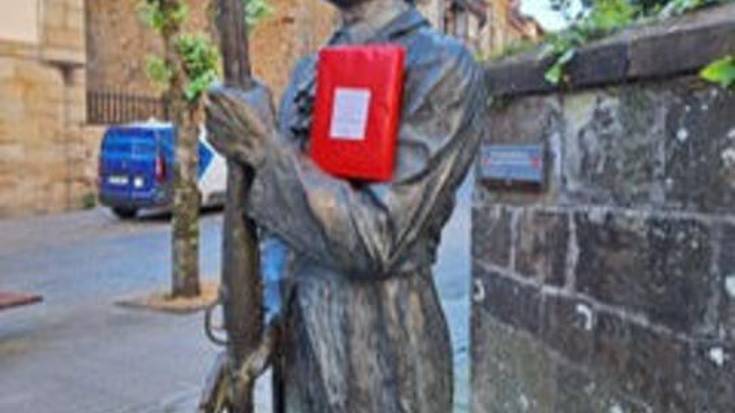 [ARGAZKI GALERIA]: Pantailetatik urruntzeko eta liburu artean liluratzeko gonbita