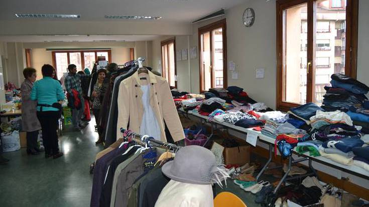 Elkartasun Azoka antolatu du Anderebide elkarteak