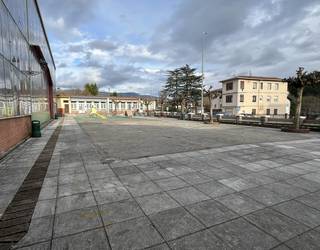 Beste pauso bat Izurtzako plazako lanen esleipenean