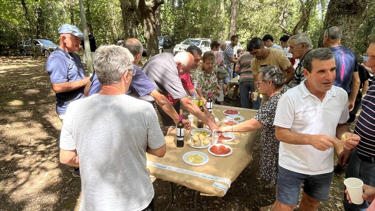 [ARGAZKI GALERIA] Mañarian San Joan eguna ospatu du ermitaren bueltan