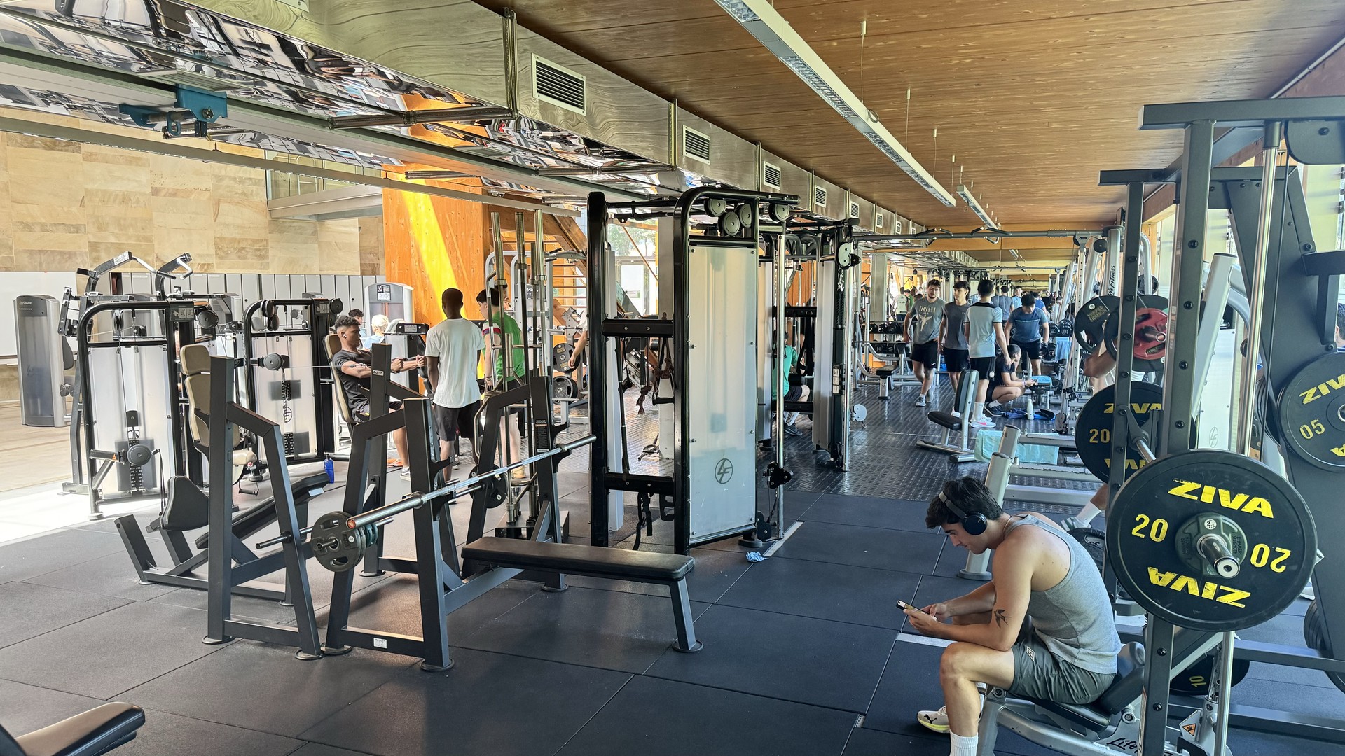 Landakoko fitness aretoko makina guztiak aldatuko dituzte