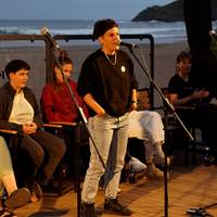 'Itzali eta piztu' saioak bertsoak eta musika elektronikoa batuko ditu Plateruenean