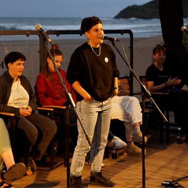 'Itzali eta piztu' saioak bertsoak eta musika elektronikoa batuko ditu Plateruenean