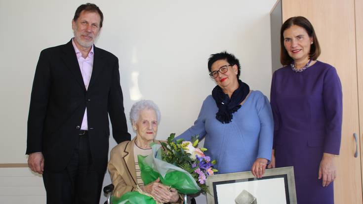 101 urte bete ditu Emilia Capelástegui atxondarrak