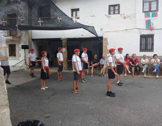 [ARGAZKI GALERIA] Auzo giro ezin hobea Amatzako jaietan