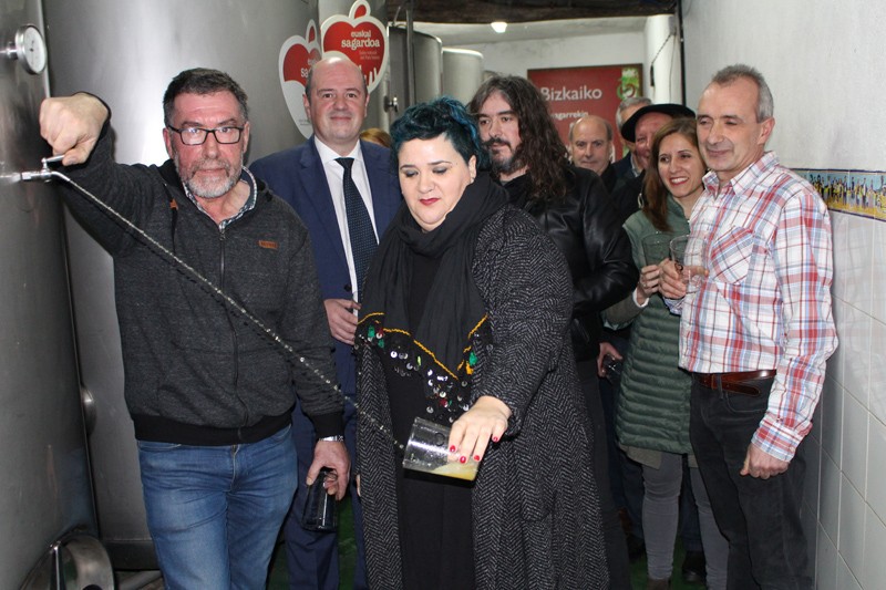Iaz baino 75.000 litro gehiagorekin hasi dute sagardo denboraldia 