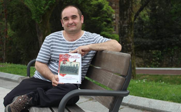 Alberto J.Sampedro: "Etxanokoa lez, borroka handirik egon ez zen fronte asko ahaztuta geratu dira"