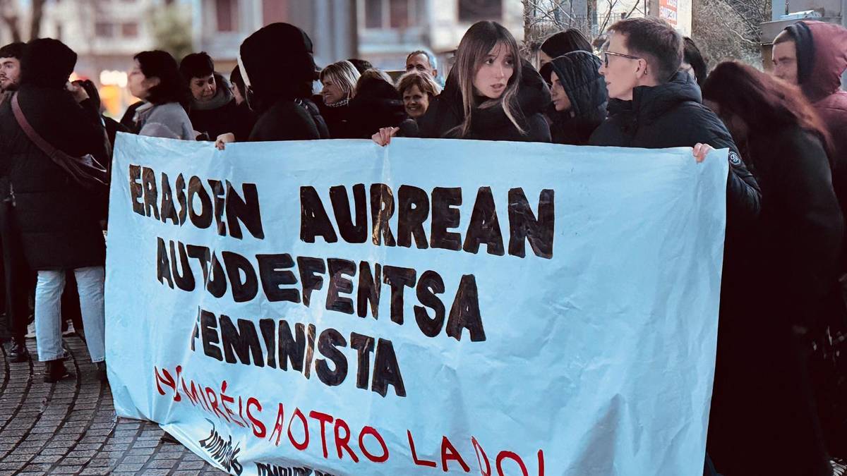 Zornotzako mugimendu feministak "jarrera konplizeak apurtzera" deitu du azken egunetako erasoen harira