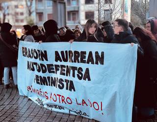 Zornotzako mugimendu feministak "jarrera konplizeak apurtzera" deitu du azken egunetako erasoen harira