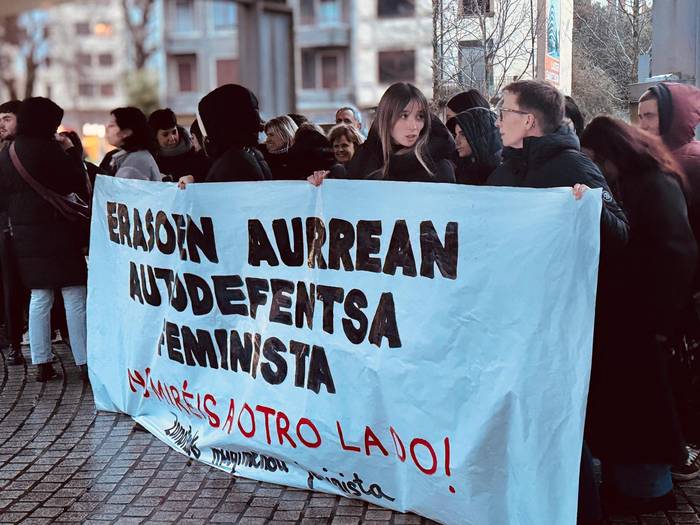 Zornotzako mugimendu feministak "jarrera konplizeak apurtzera" deitu du azken egunetako erasoen harira
