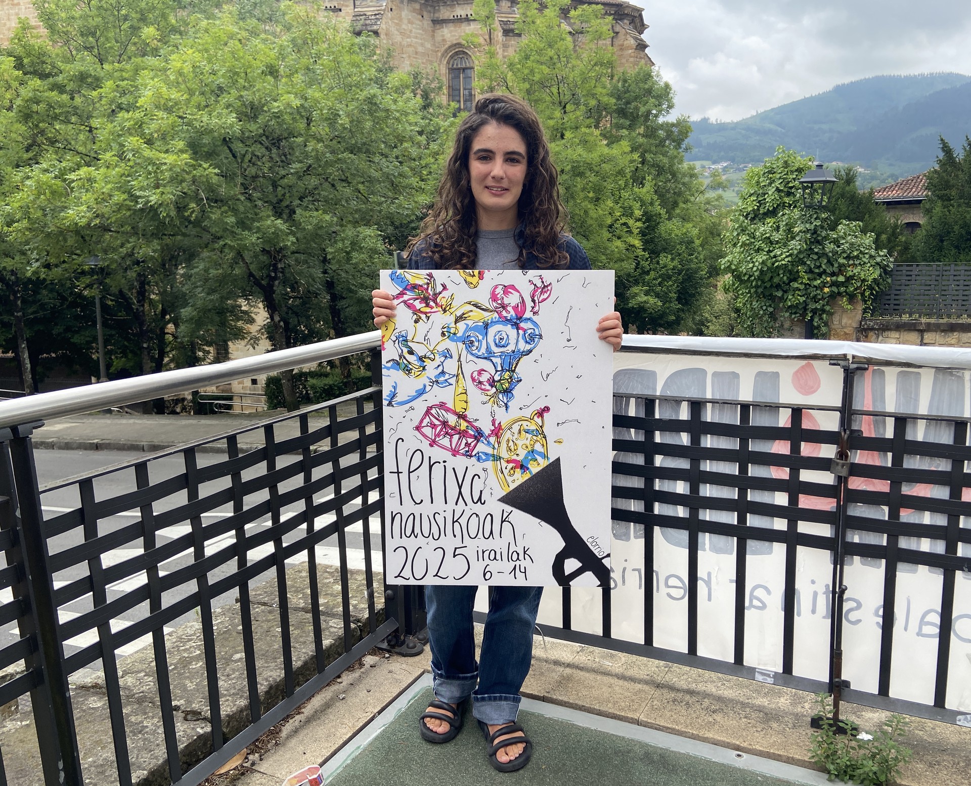 "Kartela egitean zeozer berria probatu gura nuen"