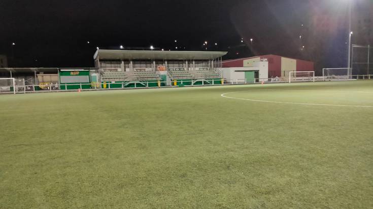 Zaldibarko Udalak LED argiak jarri ditu Solobarria futbol zelaian