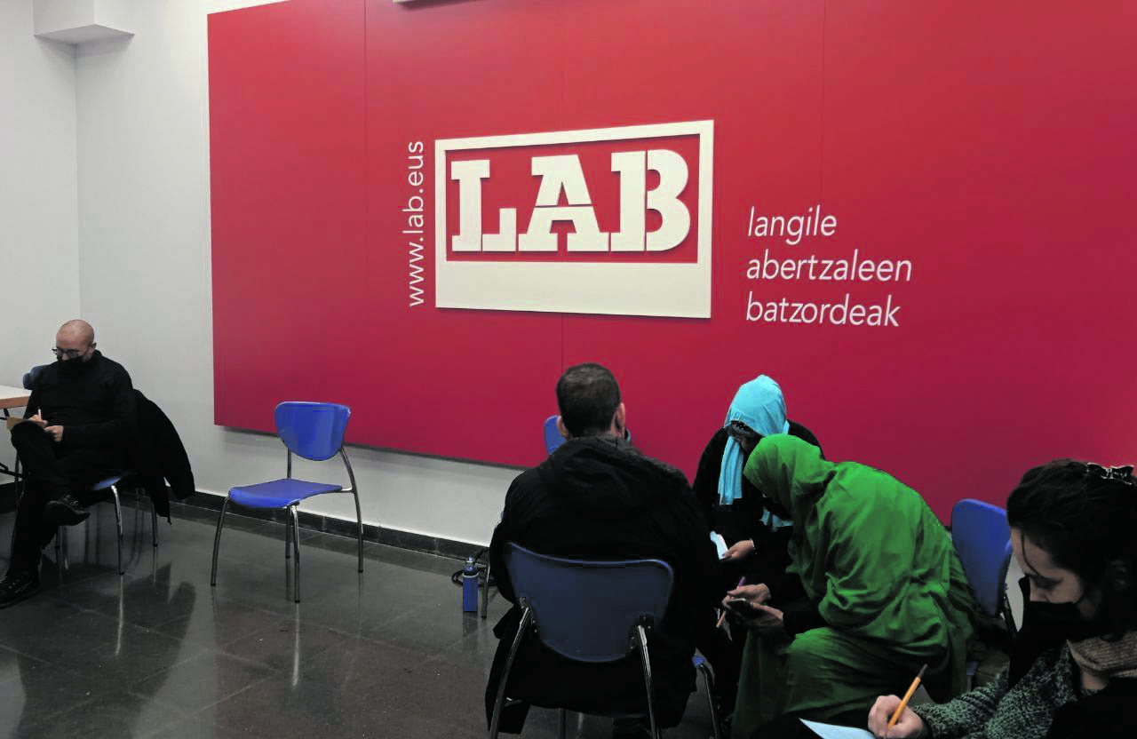 LAB sindikatuak aurreiritzi arrazistak deseraikitzeko saioa egingo du zapatuan