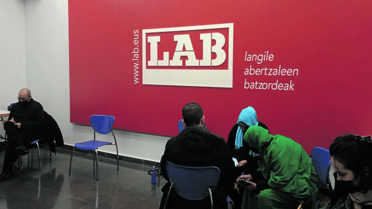 LAB sindikatuak aurreiritzi arrazistak deseraikitzeko saioa egingo du zapatuan