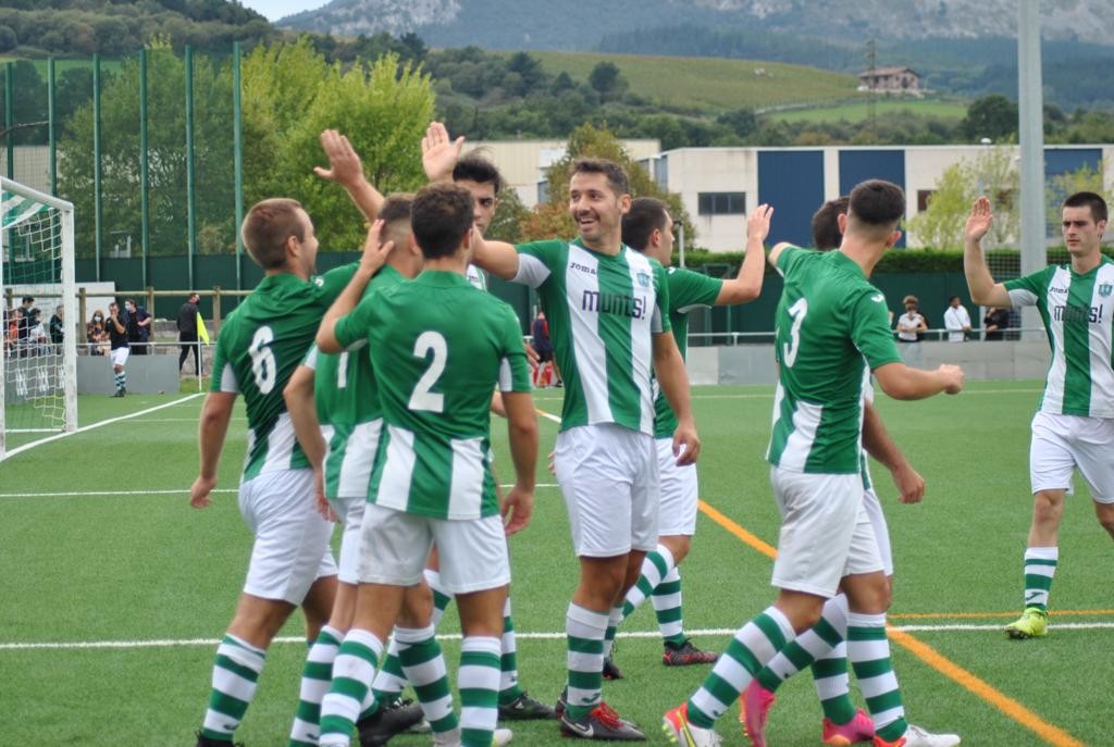 Defentsako lanean oinarrituta eta bost gol bakarrik jasota, Abadiño futbol kluba igoera postuan dago Maila Gorenean
