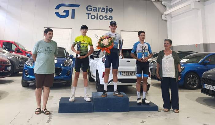 Xuban Gorroño garaile Tolosan eta Axular Aldazabal podiumean Elgoibarren
