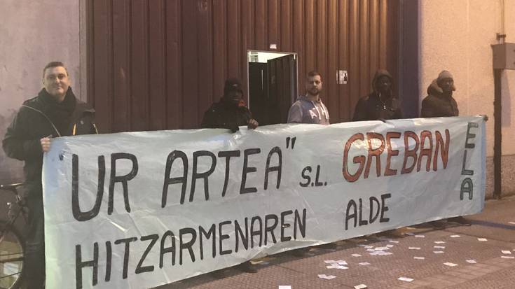 Otsailaren 12tik greba mugagabean daude UrArtea enpresako langileak