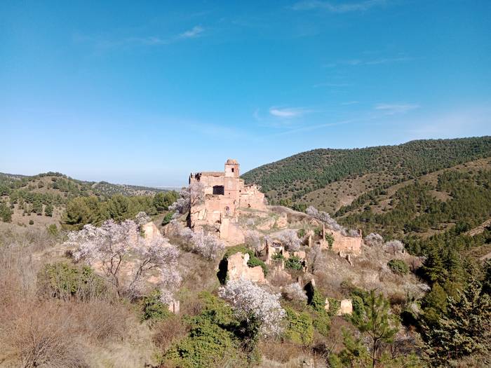 Pizkundea aurri artean