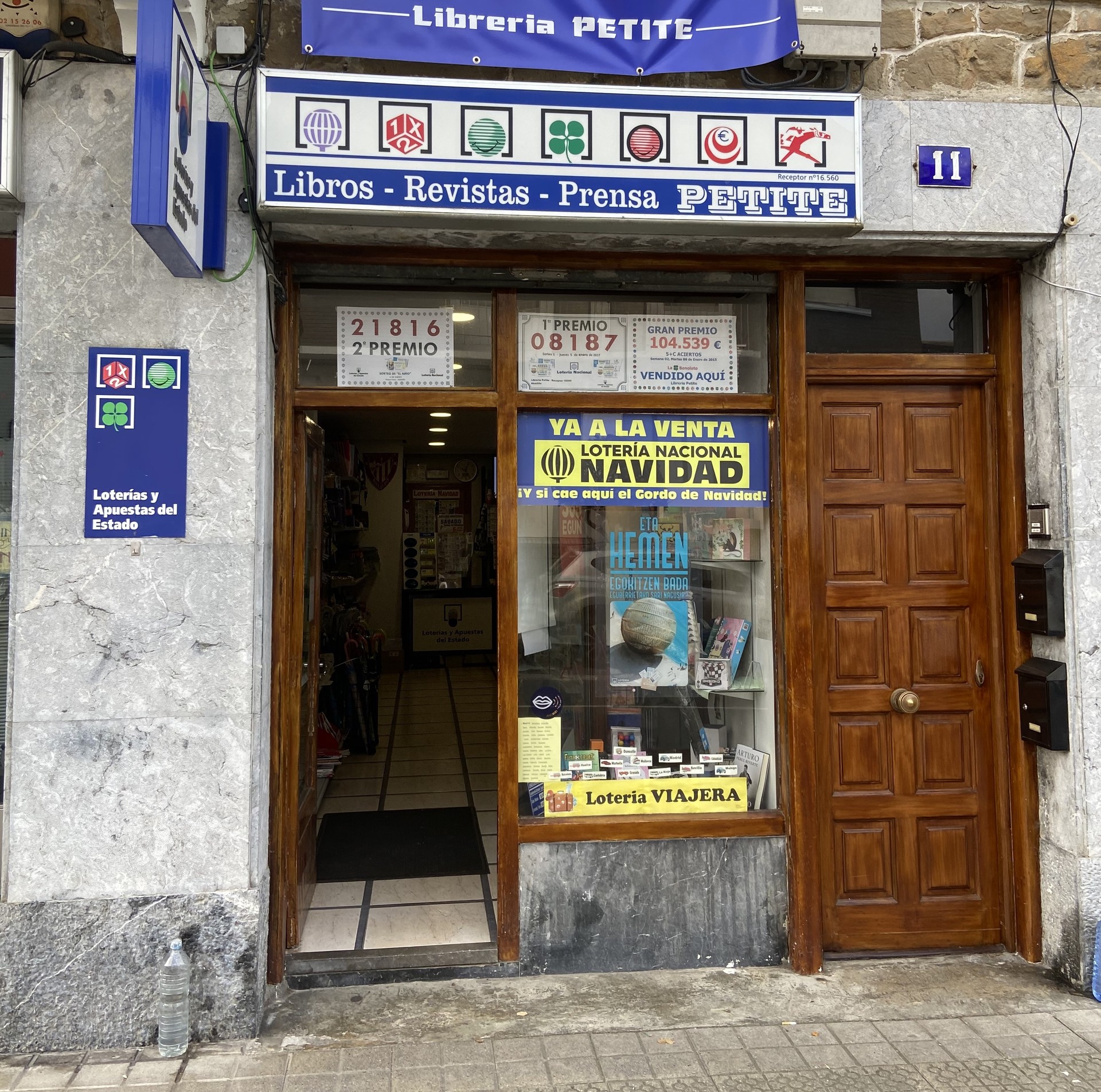 Egueneko loteriako lehenengo sariaren 30.000 euro banatu dituzte Petiten