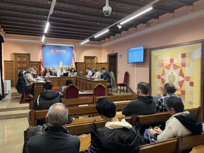 Finantzaketa ziurtatu gabe, gobernu taldeak ez du Maiztegiko jolastokia eraldatuko Iurretan