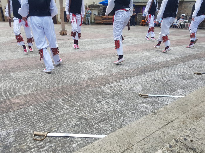 Berrizko dantzariek Jon Barcena gogoan izan dute - 7