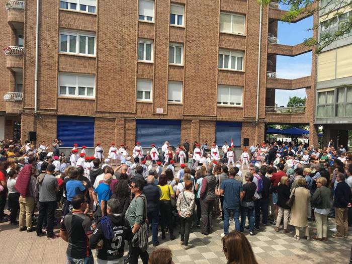 Herria auzo elkartea, Maiatzaren Leheneko jaiak ospatzeko prest