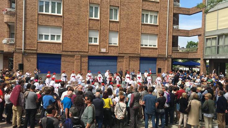 Herria auzo elkartea, Maiatzaren Leheneko jaiak ospatzeko prest