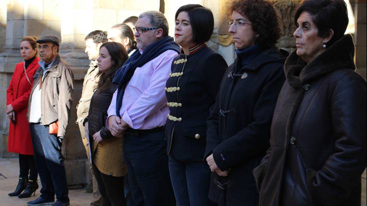 Kairo eta Istanbuleko atentatuak gaitzesteko kontzentrazioa egin dute Durangon