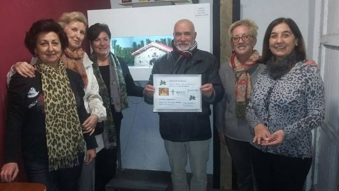 Luis Ibañez durangarrak 1.000 euro batu ditu atondu duen jaiotza solidarioari esker