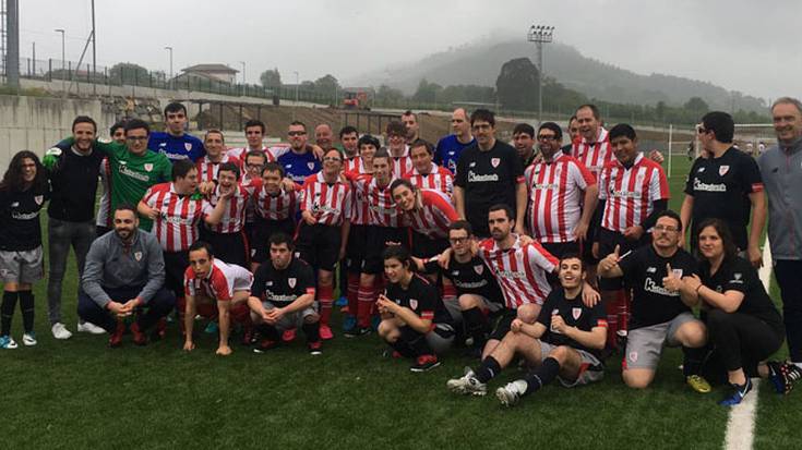 Geu Be elkartekoek futbol partidua jokatu dute Lezaman, Athleticen zelaian