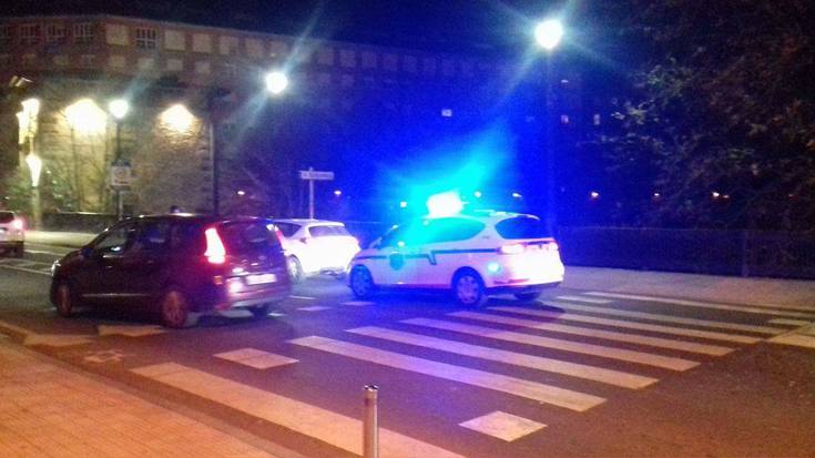 Auto batek oinezko bat harrapatu du Iurretako zebra-bide batean