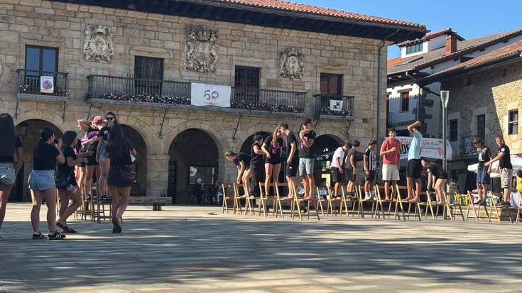 [ARGAZKI GALERIA] Gazte Eguna ospatu dute Otxandion, santamañen atarian