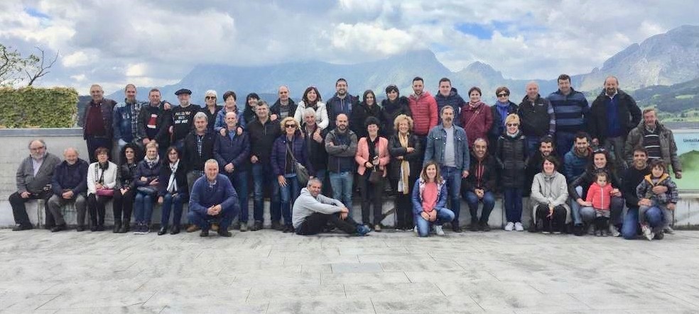 Lantziego eta Garai, senidetutako herrien familia argazkia