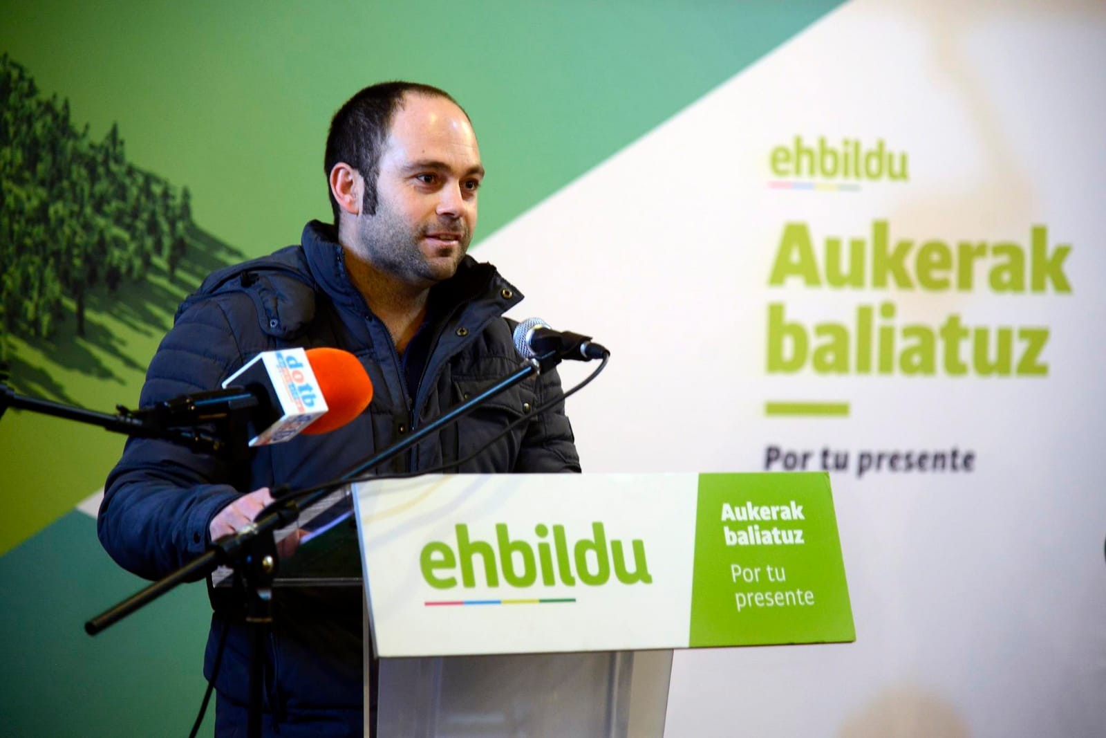 Urrutia zerrendaburu legez aurkezteko ekitaldia egin du Abadiñoko EH Bilduk