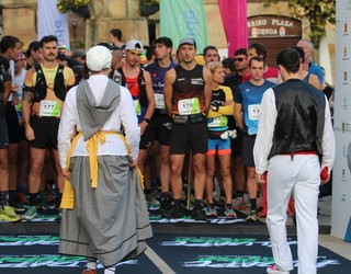 [ARGAZKI GALERIA]: Aldapegora mendi lasterketako irteera iruditan