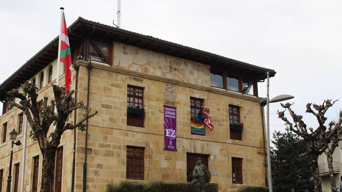 Iurretako Udalak feminismoaren aldeko konpromisoa berretsi du