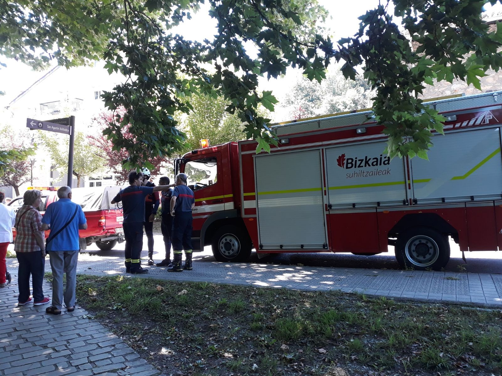 Gurpil-aulkian zegoen emakume bat errekara jausi da Elorrioko San Agustin auzoan