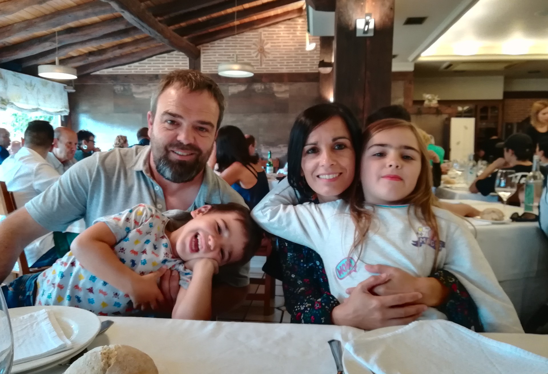 "Seme-alabei beti esaten diet euskaraz berba egiteko, euren ama hizkuntza euskara izatea gura dudalako"