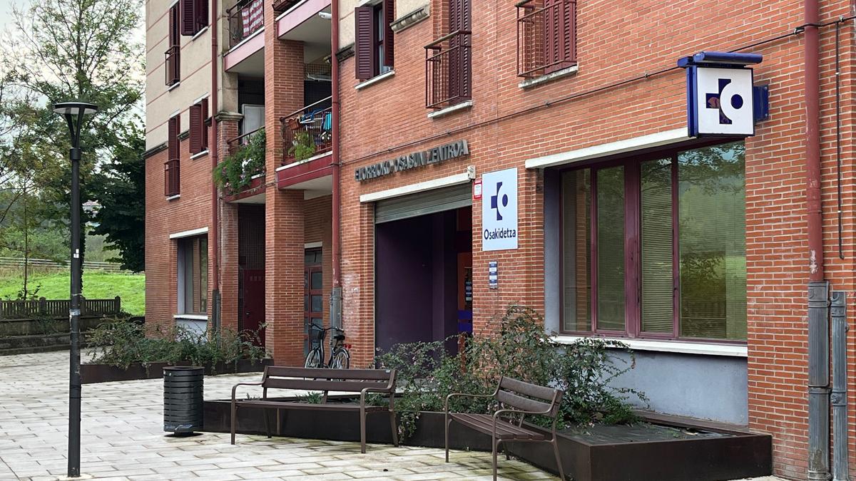 Elkarretaratzea egingo dute Elorrioko anbulategi parean Lehen Mailako Arretako "murrizketak" salatzeko